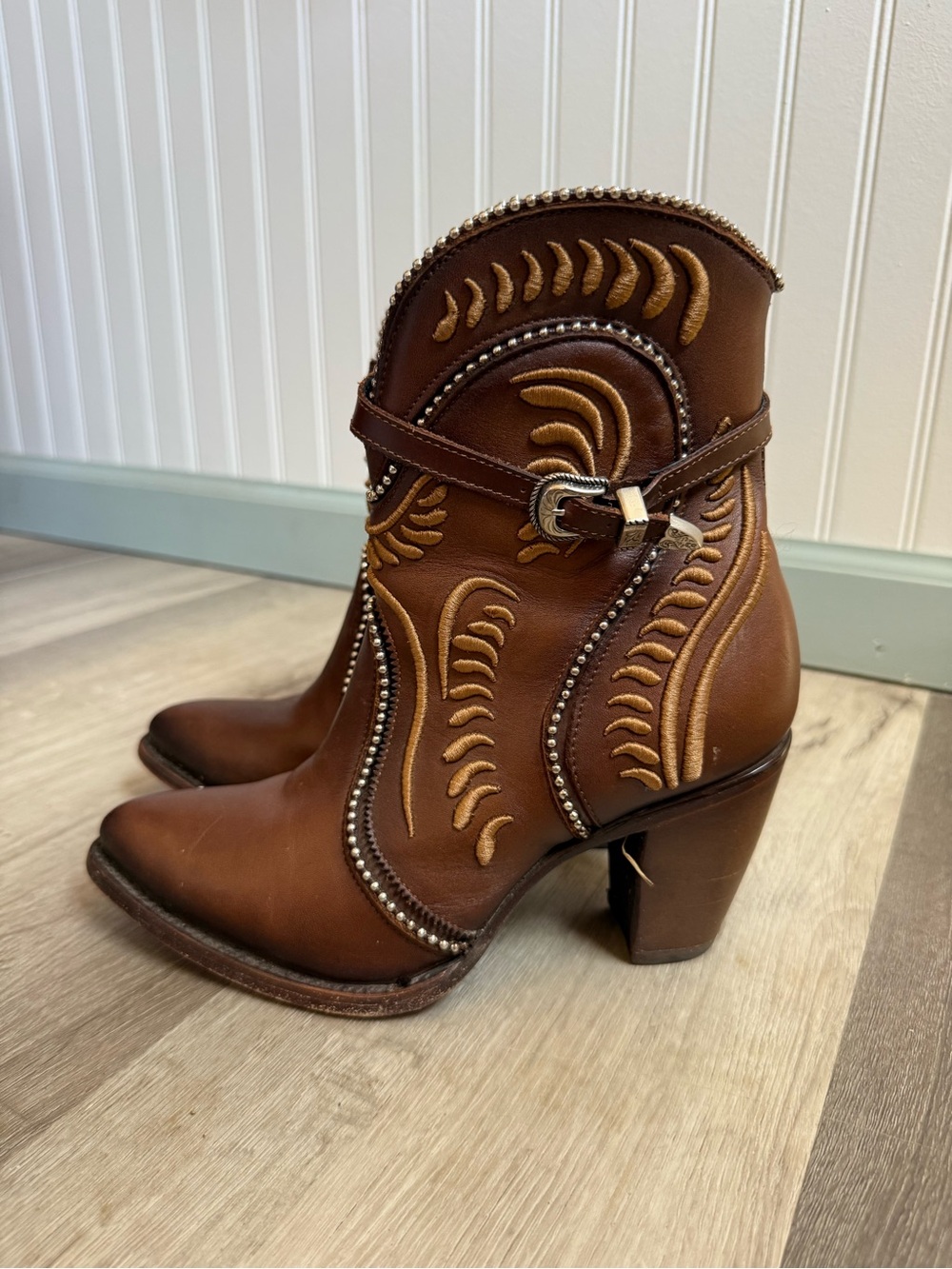 Cuadra maple cowhide leather ankle boots women’s Sz 6 1/2